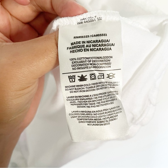 Nike Women’s Short Sleeve Scoop Neck White “Just Do It” Printed Tee Size Medium - Picture 5 of 6